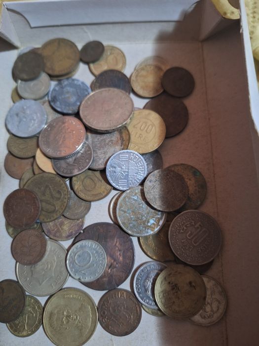 Vind diverse monede vechi românești și straine