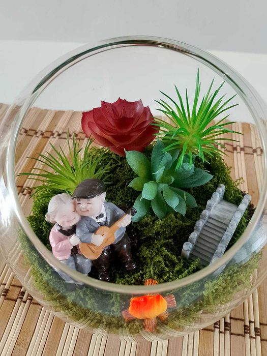 Терариуми с естествени и изкуствени цветя