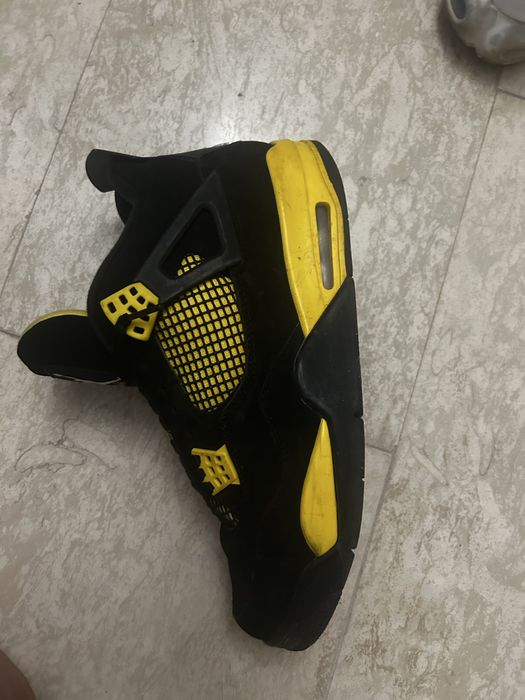Jordan 4 yellow thunder