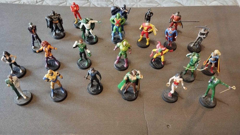 Модели на DC Marvel DC Marvel Models - set of 24