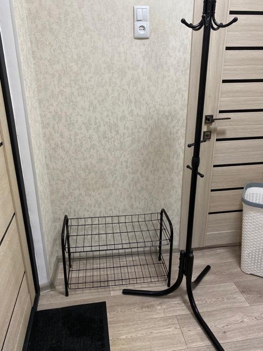 Продаю, вешалку и обувницу