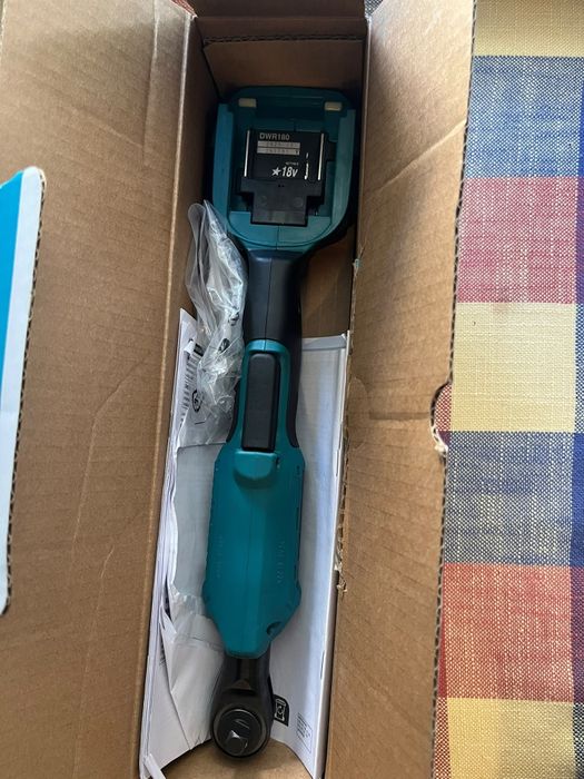 Cheie cu clichet Makita DWR180 și bormasina Makita DDF484 brushless noua