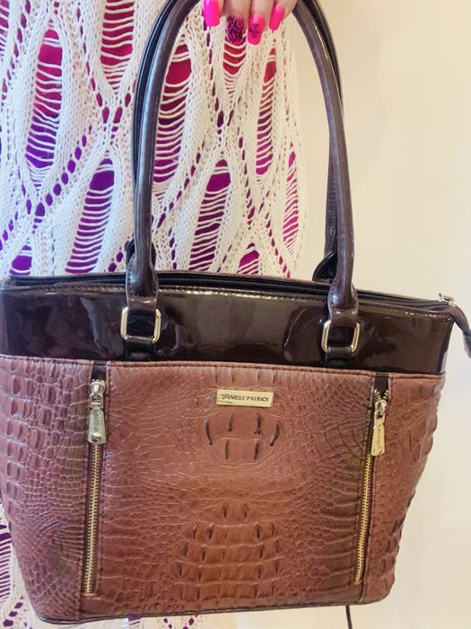 Вместительная сумка цвета горького шоколада