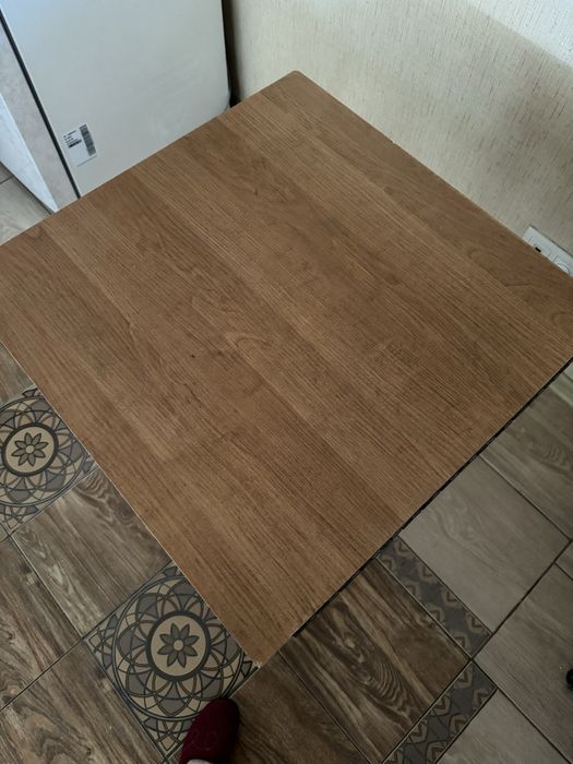 Стол кухонный , раскладывается