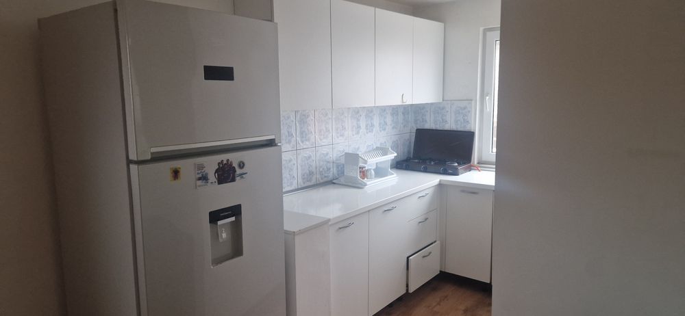 Închiriez garsoniera