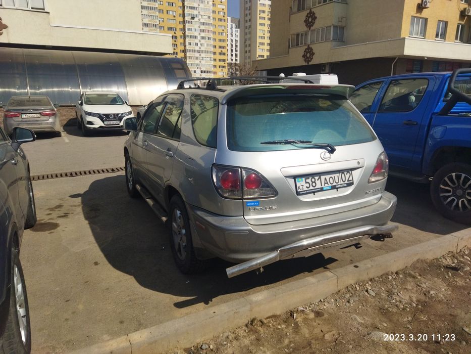 Продам машину Лексус рх 300