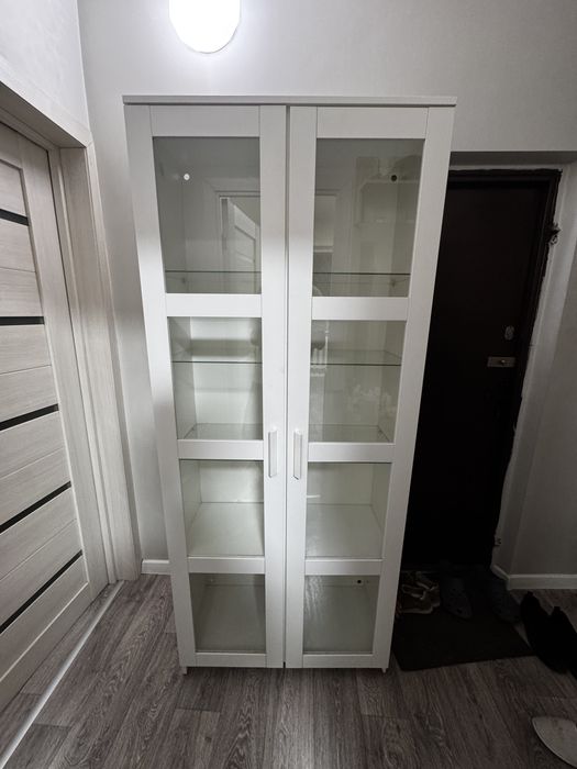 Продам витринный шкаф