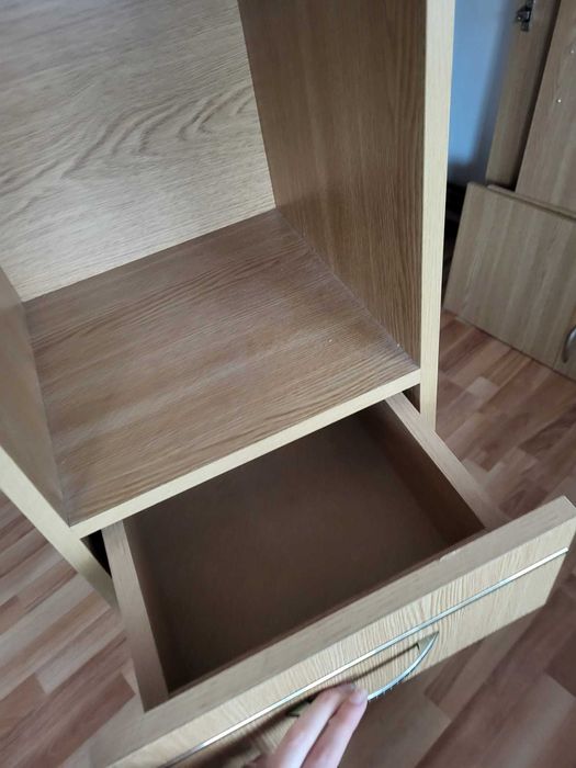 Set Mobilă Living: Vitrină, Soldat cu sertare și 2 Corpuri mici