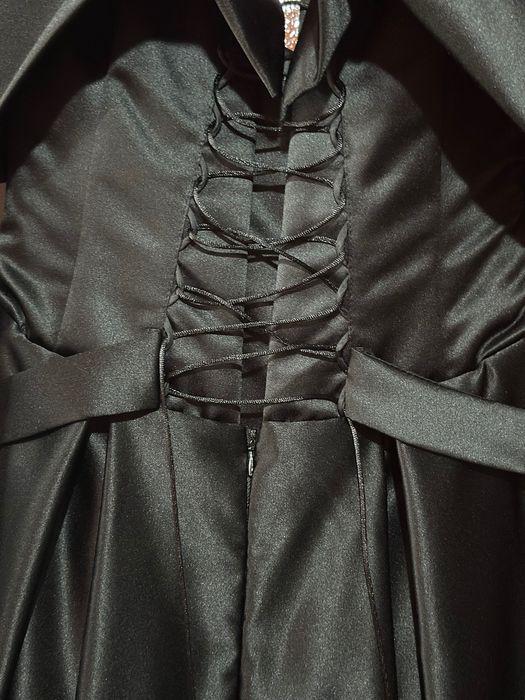 Черна бална рокля