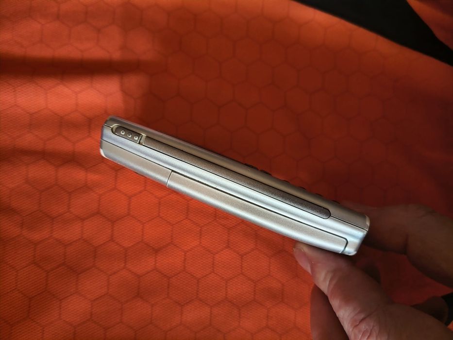 Sony Ericsson t105  ( decodat,lb română)