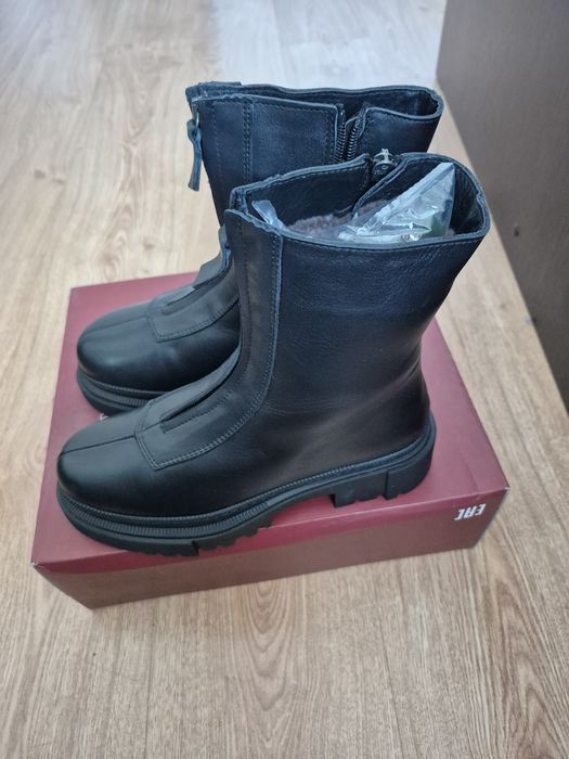 Продам зимнюю обувь