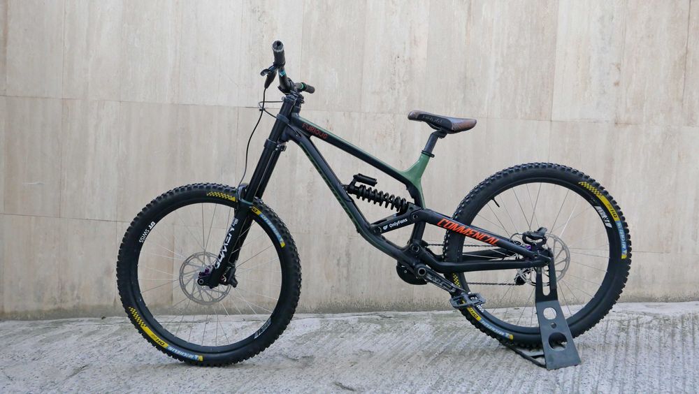 Commencal Furious DH, 27.5 S, RockShox Boxxer Air 200 мм. ход