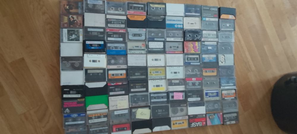 210 casete audio /bonus Philips N 2515 servisat.