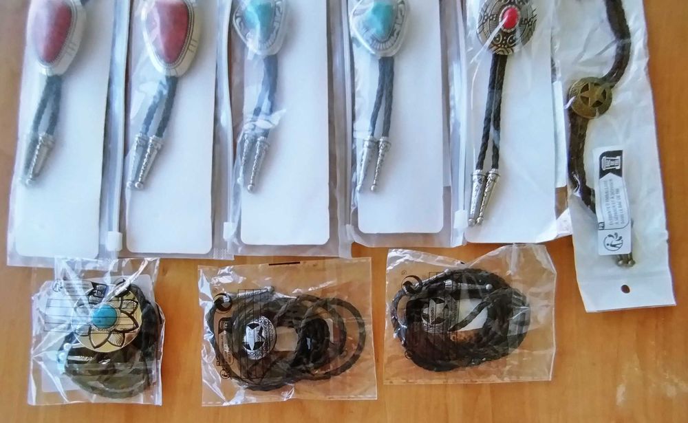 Vind Cravate Bolo NOI la tipla.