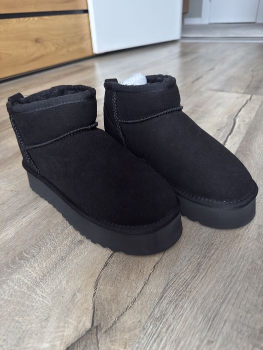 UGG mini platform