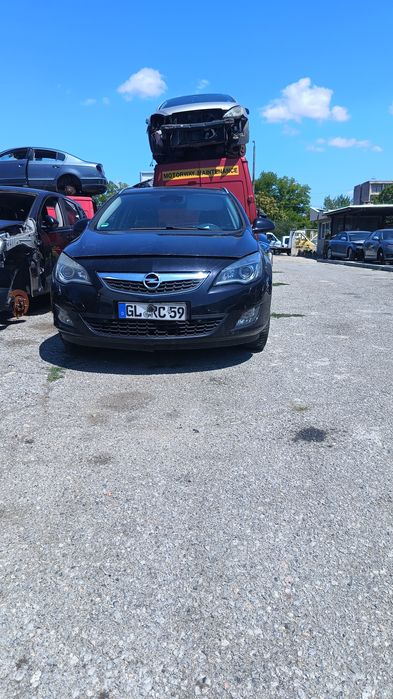Opel Astra J 2.0 CDI НА ЧАСТИ!!!