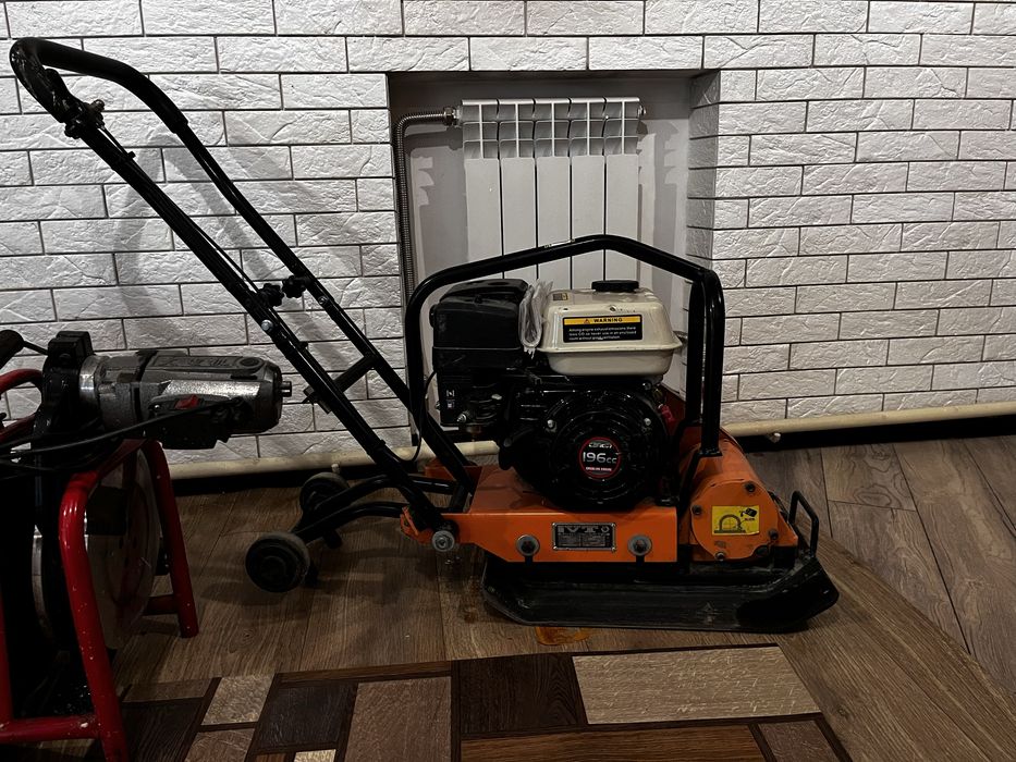 Виброплита IVT PLCM-5137