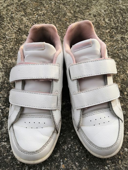 Pantofi sport Rebook mărimea 33