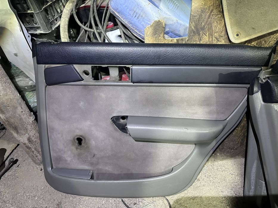 Дверный карты и сиденья Audi A6 C4