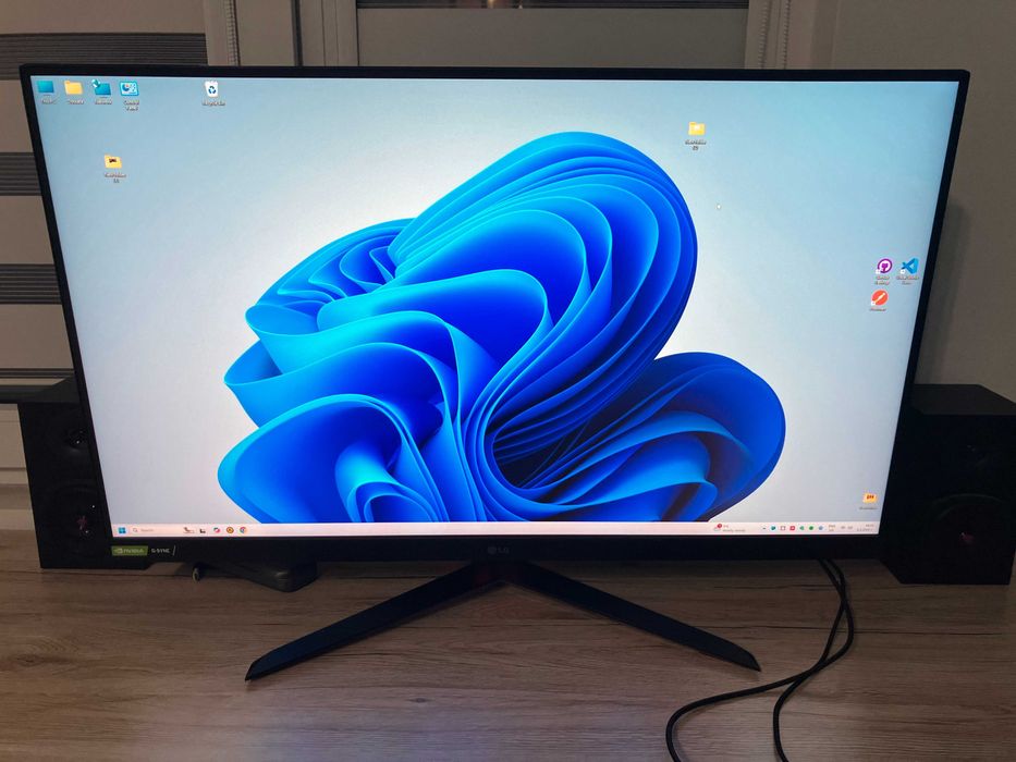31,5'' LG UltraGear QHD Nano IPS 1ms Gaming Monitor - 32GP850-B