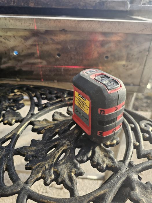 Laser toolcraft cu lumina roșie