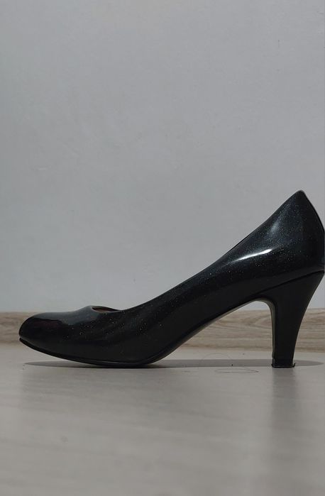 Pantofi marimea 38
