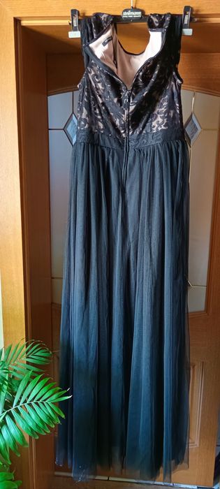 Rochie de eveniment.