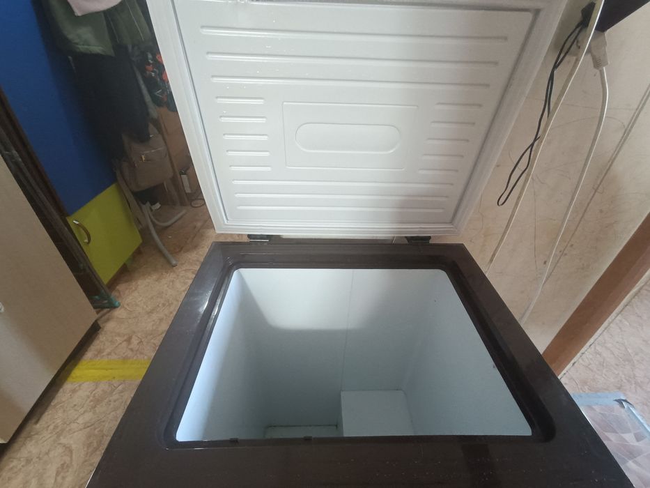 Продам морозильную камеру