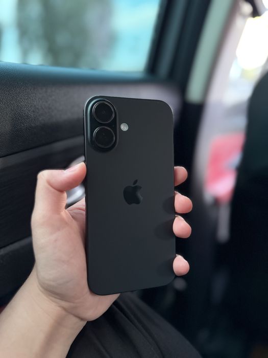 16 черный коробка шнур есть /128 гб / цикл 70 он идельный