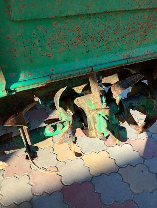 Tractor articulat 4x4