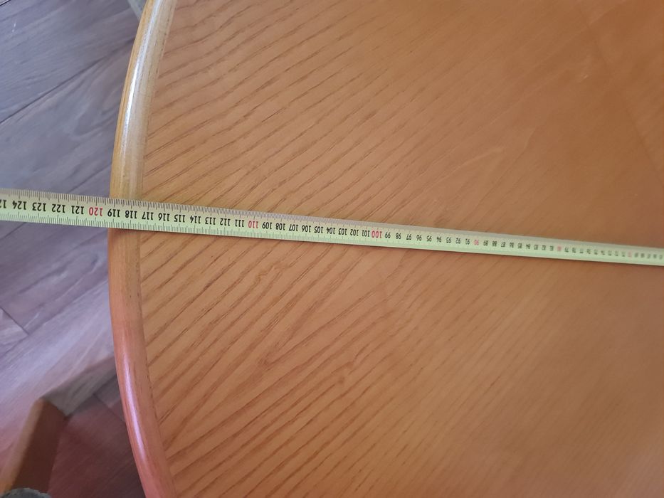 Masa rotunda sau ovala cu 4 scaune lemn masiv