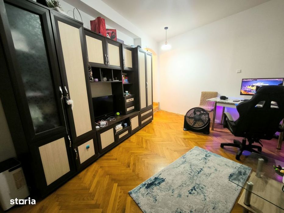 Apart. cu 2 camere la casa particulara, Manastur, 4 statii de Centru.