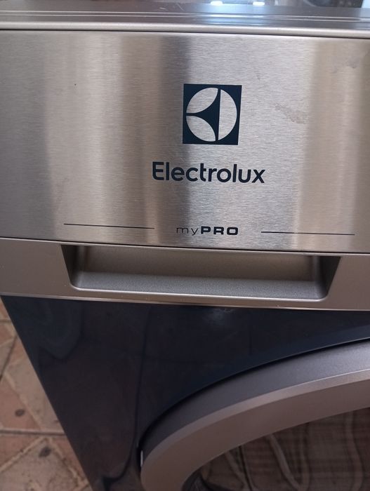 Професионална сушилня  Електтолукс Elektrolux TE1120 My Pro  8кг