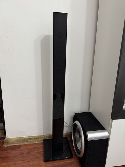 Sistem audio Bluetooth cu statie, sursa si subwoofer