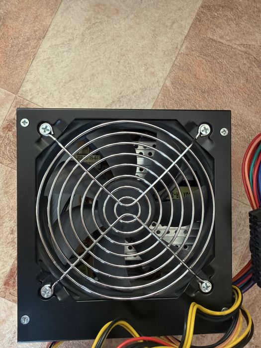 Продам блок питания компьютера 500w  в хорошем состоянии