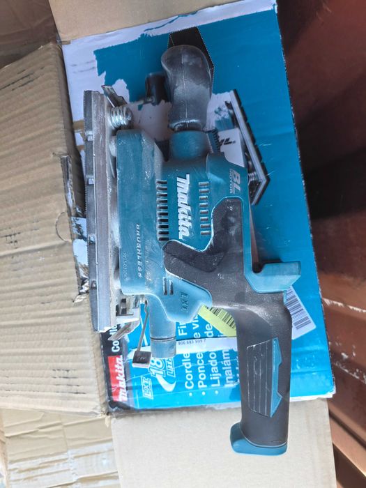 Slefuitor cu vibratii brushless, Li-Ion, 18V MAKITA DBO382Z - DEFECT