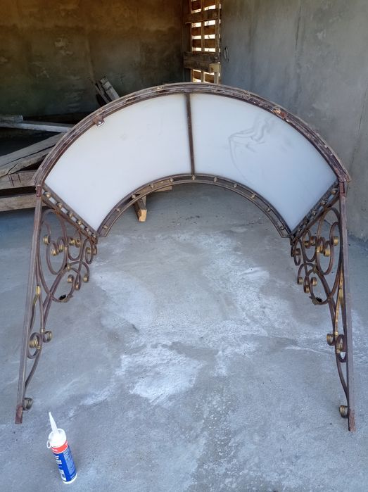 Ажурный металлический навес