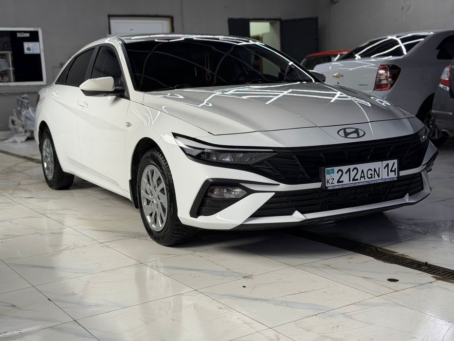 Продам хорошую дилерскую машину