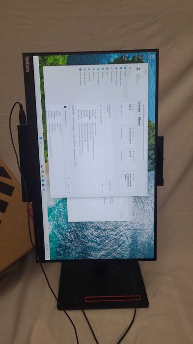 All-in-One Lenovo ThinkCentre i5 10400t, 16GB RAM, 256GB SSD NVMe, Monitor 22" -suport upgrade