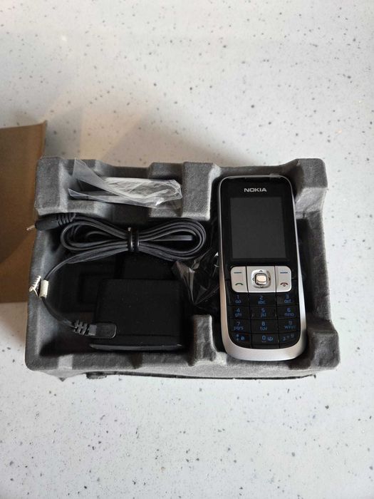 Nokia 2630 la cutie in stare foarte buna cu folie pe display.