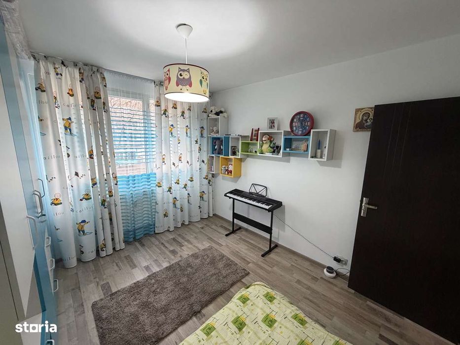 Apartament 4 camere, balcon, Rahova