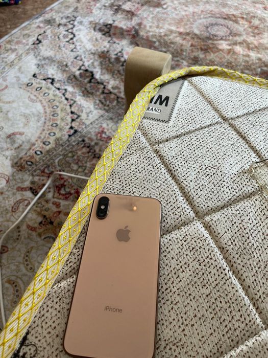 Продам iPhone 10 срочно