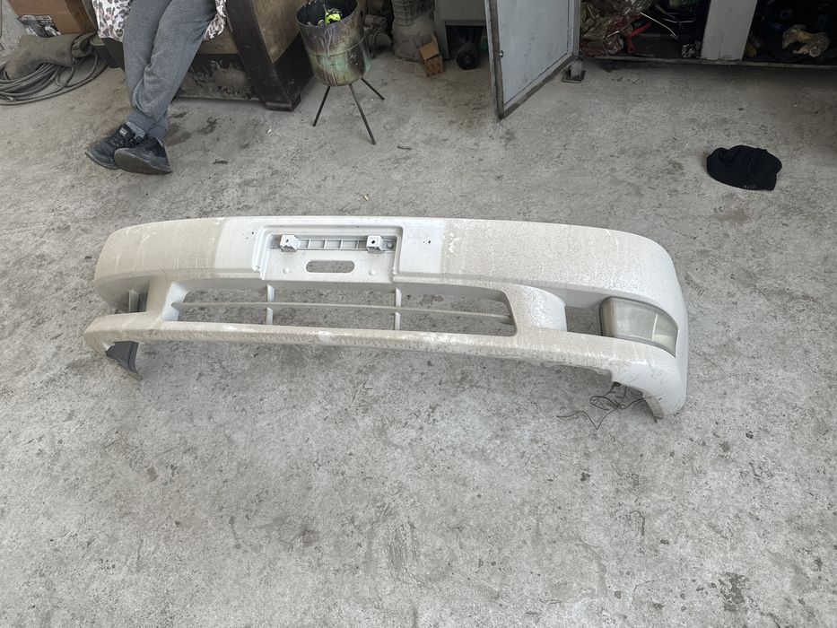 Продам бампер Toyota Mарк2 90 кузов