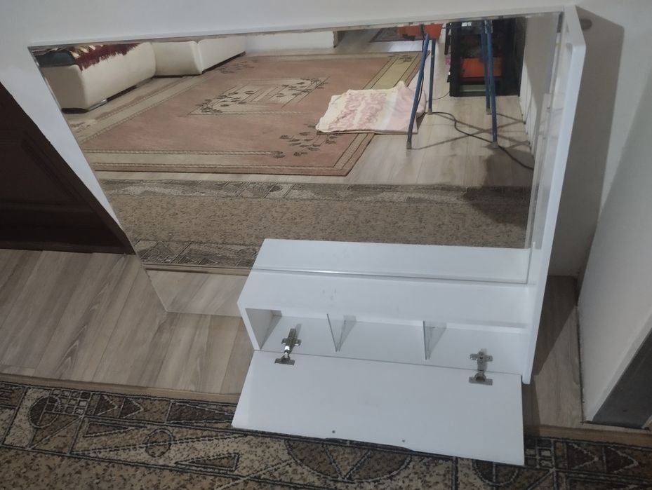 Зеркальная полка