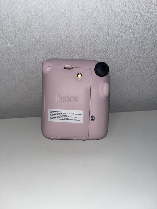 продам новый instax mini