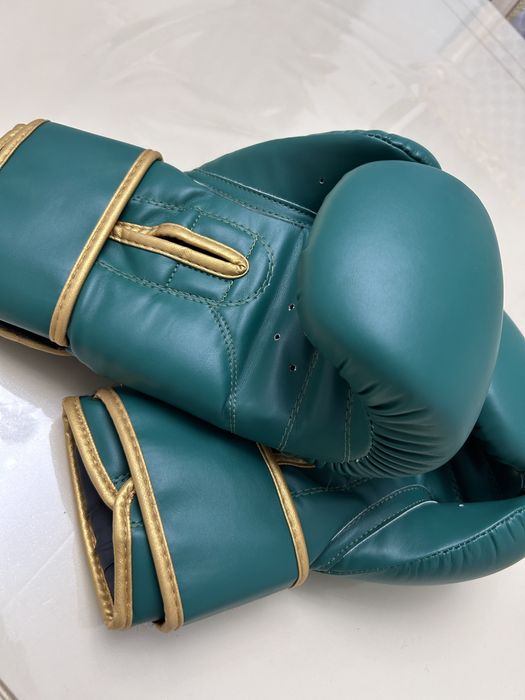 боксерские перчатки