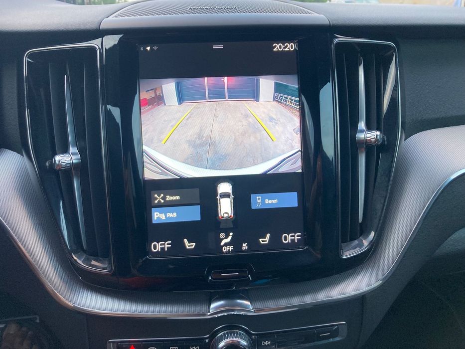 Volvo xc 60 R-Design automata an 2020 /190cp-proprietar-