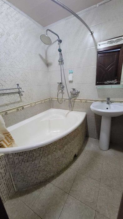 Продается срочно своя 3х комнатная квартира Нукус кинотеатр