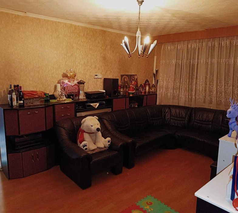 Proprietar vinde apt. spațios cu 3 camere