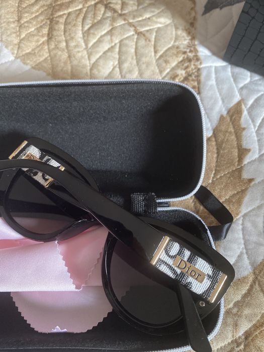 Ochelari noi Dior cu toc ai laveta sters